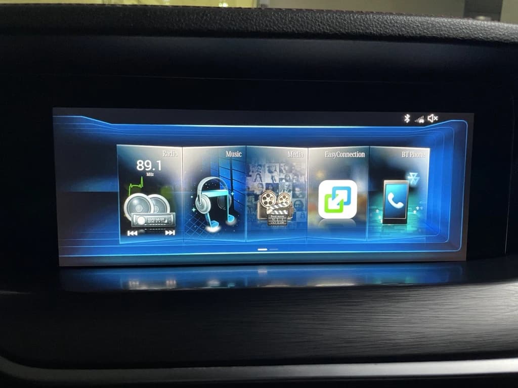 Bestune T77 2024 Blue infotainment screen