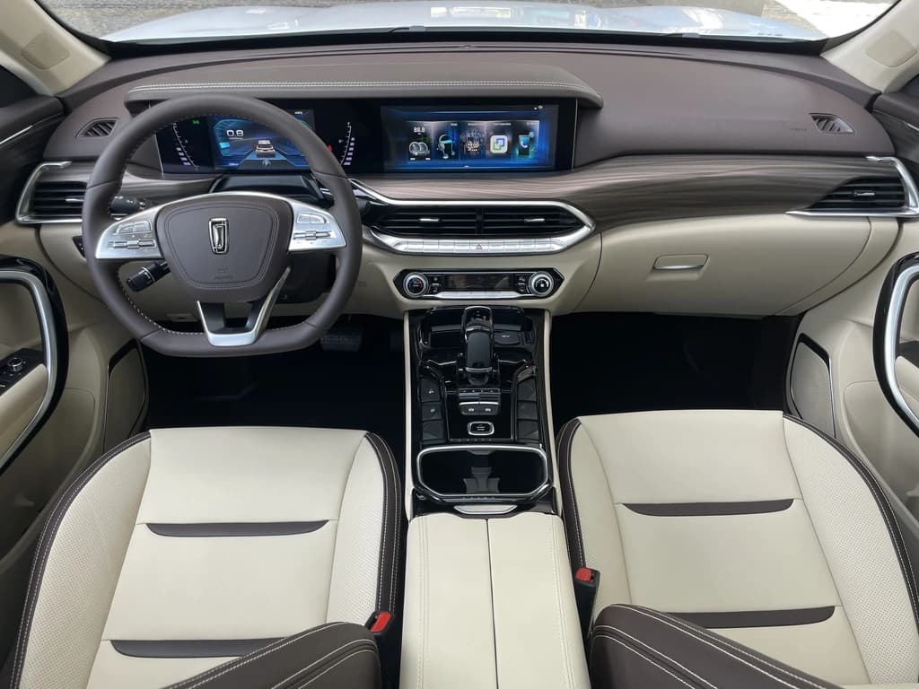 Bestune T77 2024 White dashboard