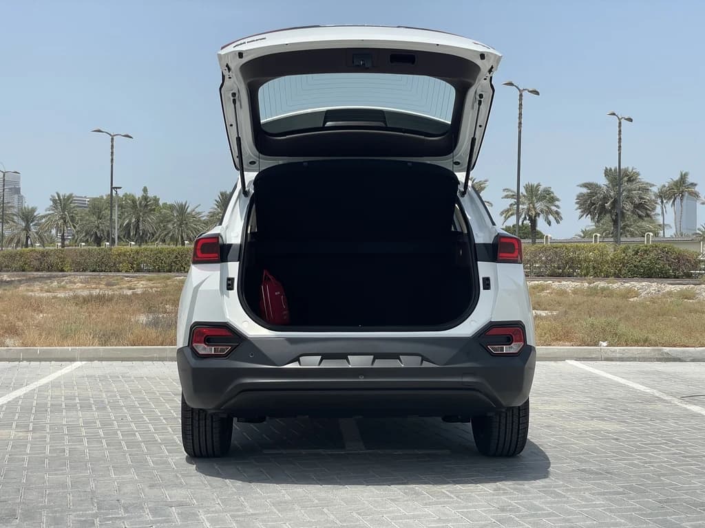 Bestune T77 2024 White trunk open
