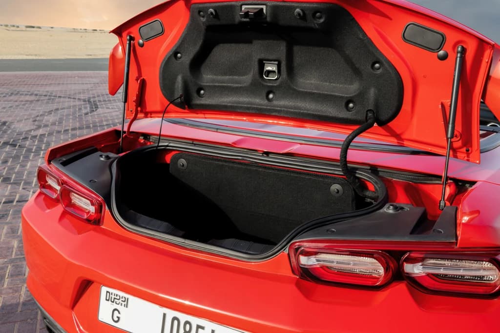 Chevrolet Camaro Red trunk open