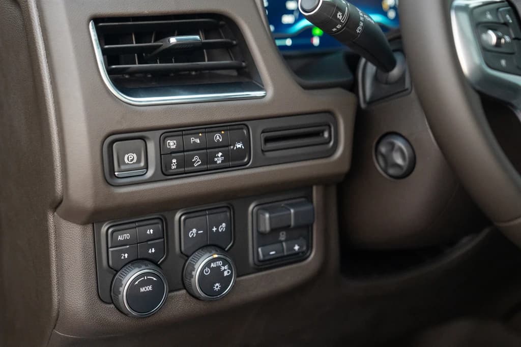 Chevrolet Tahoe 2024 Black dashboard