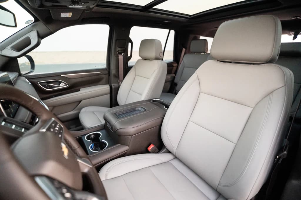 Chevrolet Tahoe 2024 Black front seats