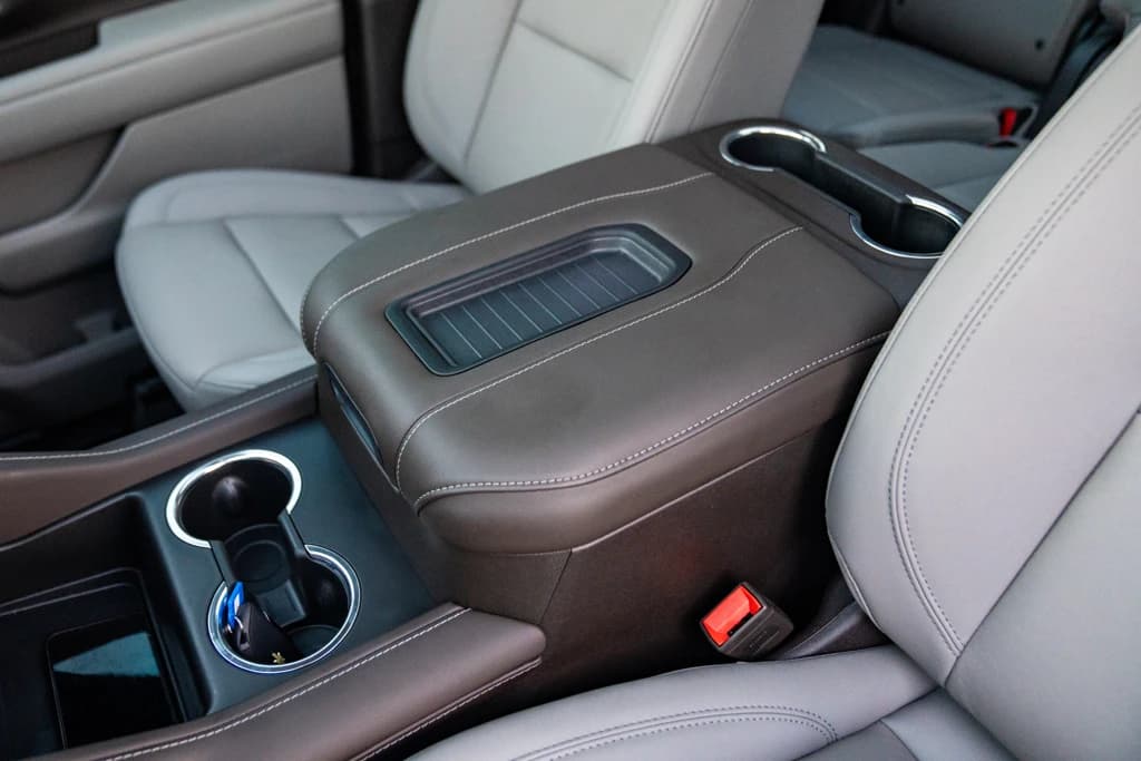 Chevrolet Tahoe 2024 Black interior front
