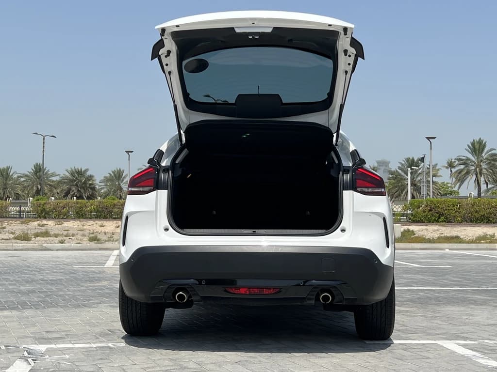 Citroen C4 2023 White trunk open