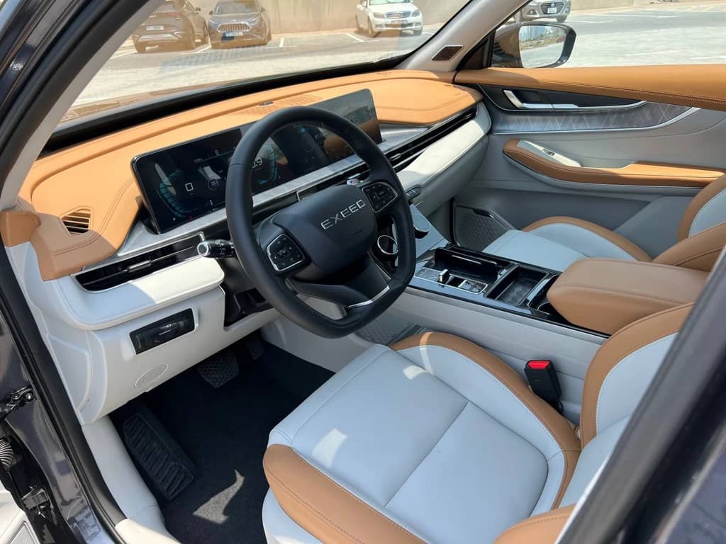Exeed LX 2024 Black interior front