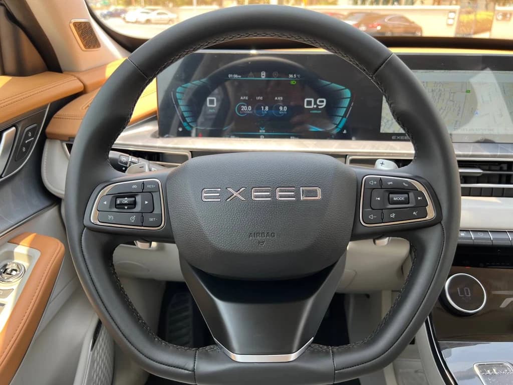 Exeed LX 2024 Black steering wheel