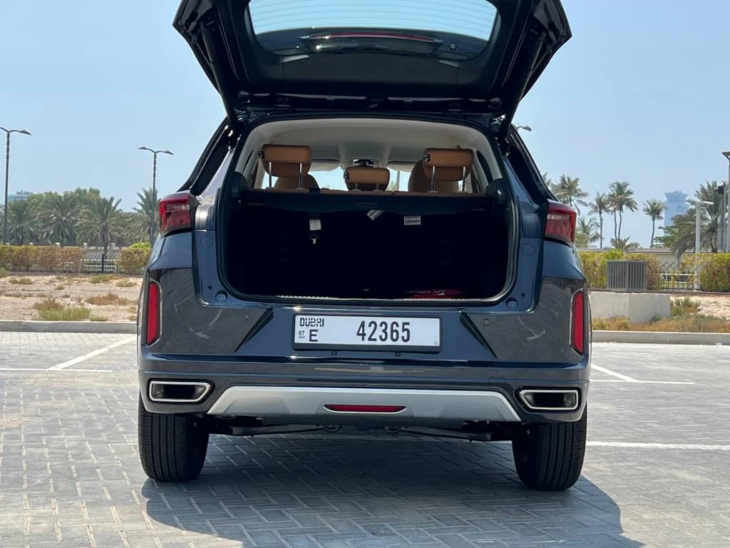 Exeed LX 2024 Black trunk open
