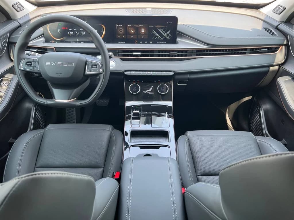 Exeed LX 2024 Gray dashboard