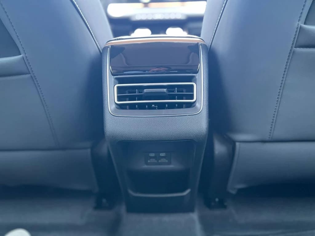 Exeed LX 2024 Gray interior rear
