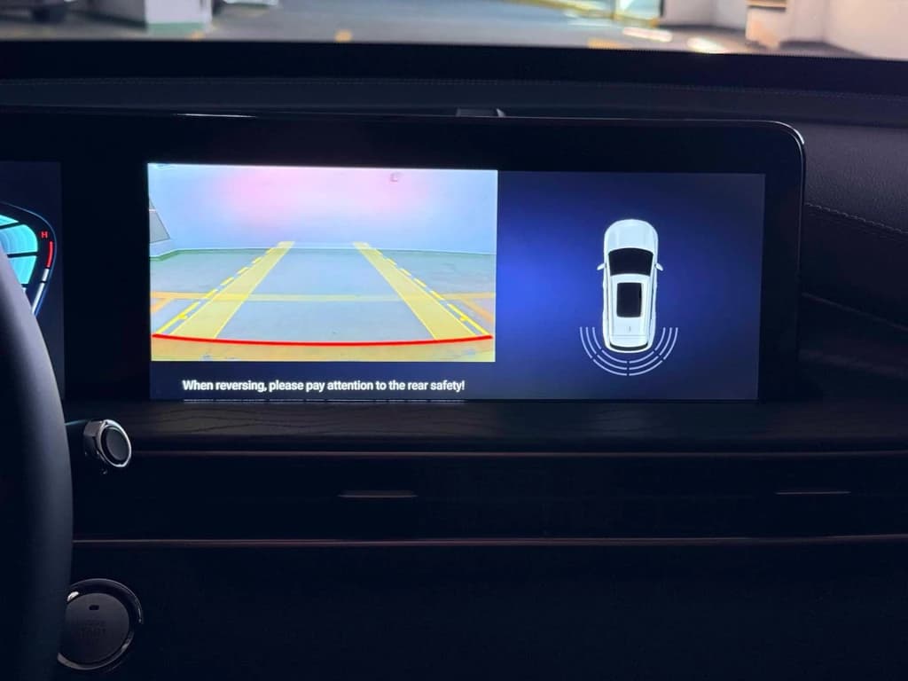 Exeed LX 2026 Gray infotainment screen