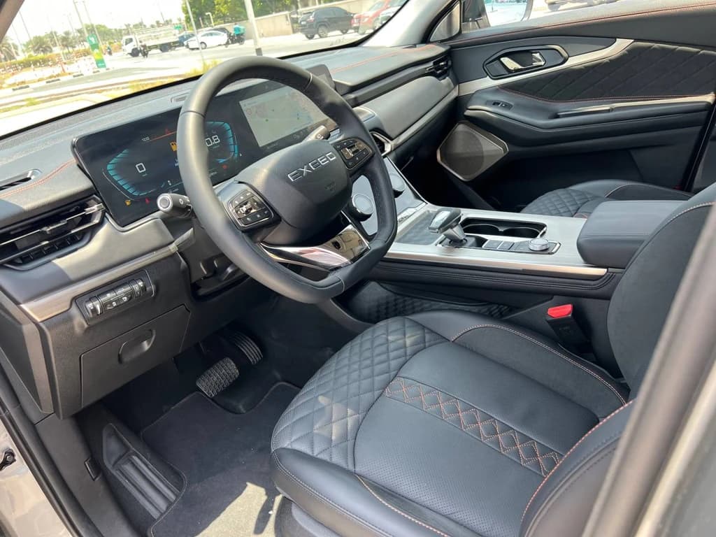 Exeed TXL 2024 Gray interior front