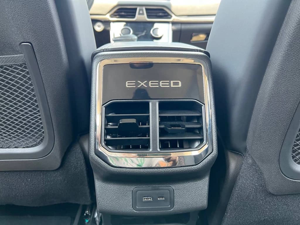 Exeed TXL 2024 Gray interior rear