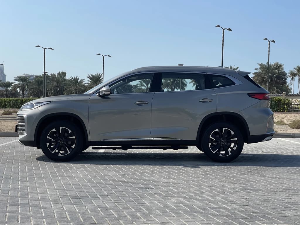 Exeed TXL 2024 Light Gray side left