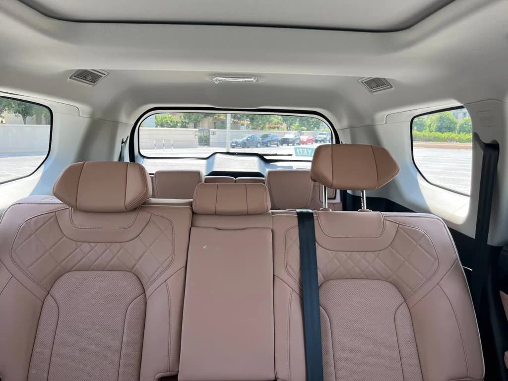 Exeed VX 2024 White rear seats