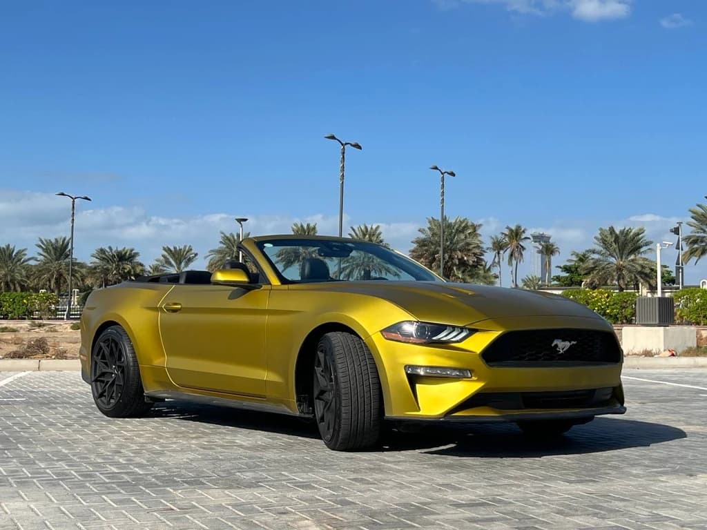 Ford Mustang 2022 Gold front side