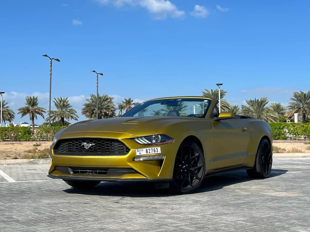 Ford Mustang 2022 Gold front side