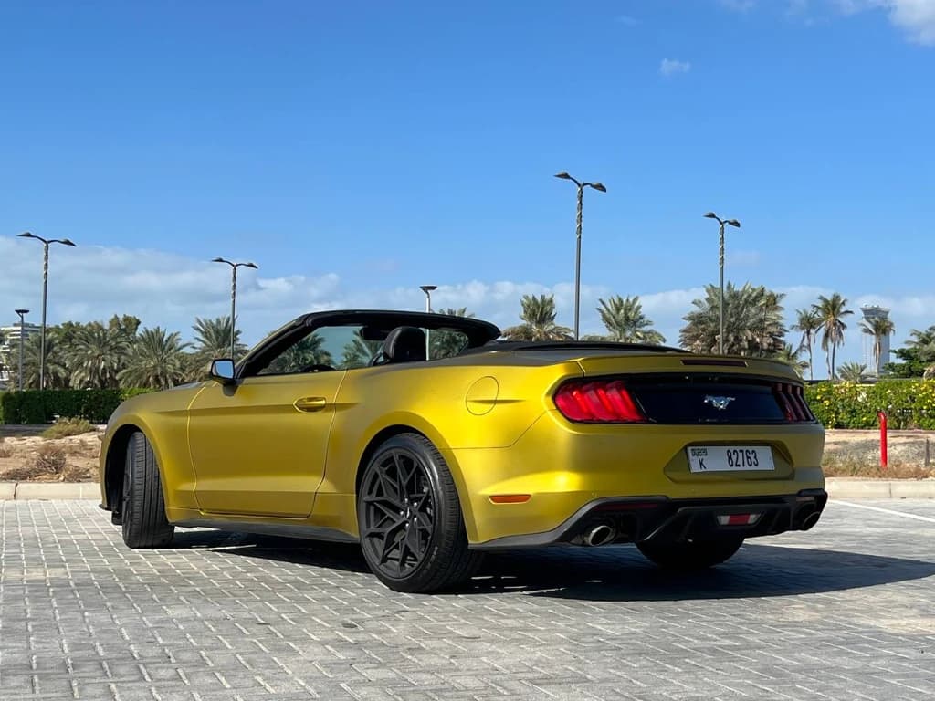 Ford Mustang 2022 Gold rear side