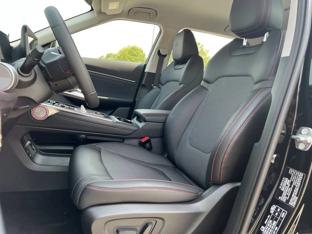 GAC Emkoo 2024 Black front seats
