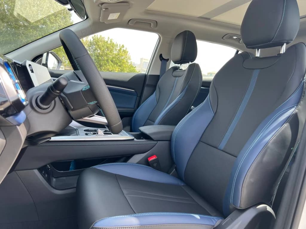GAC GS3 Emzoom 2024 White front seats