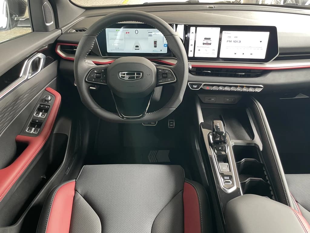 Geely Coolray 2025 Gray dashboard