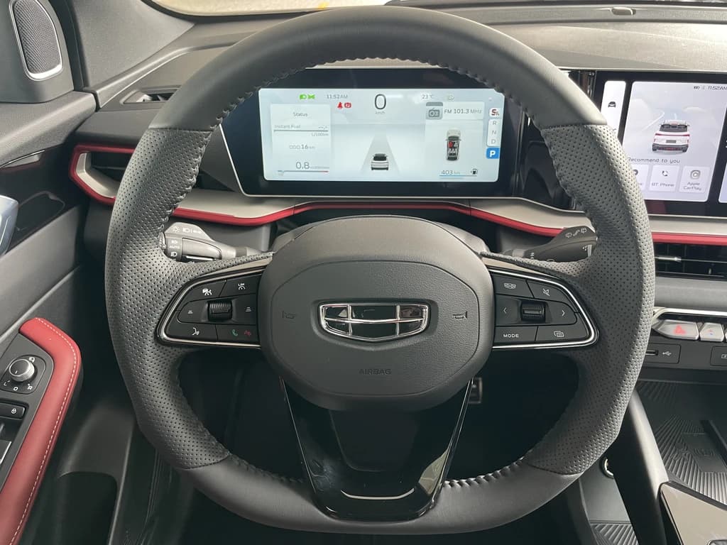 Geely Coolray 2025 Gray steering wheel