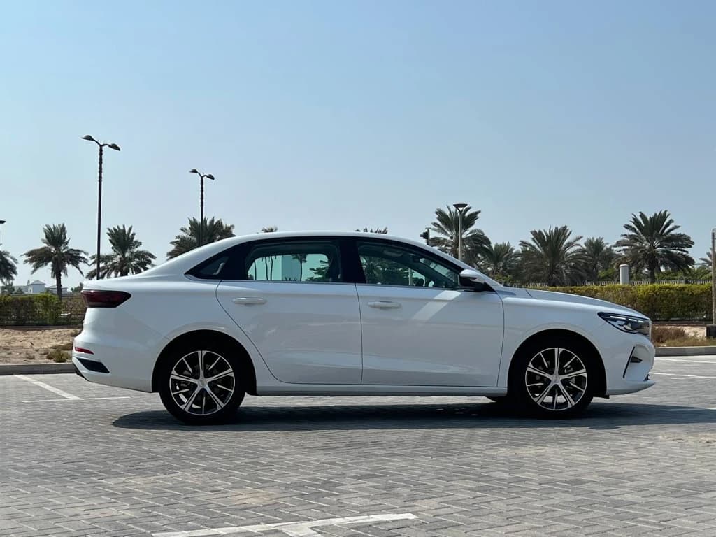 Geely Emgrand 2024 White side right