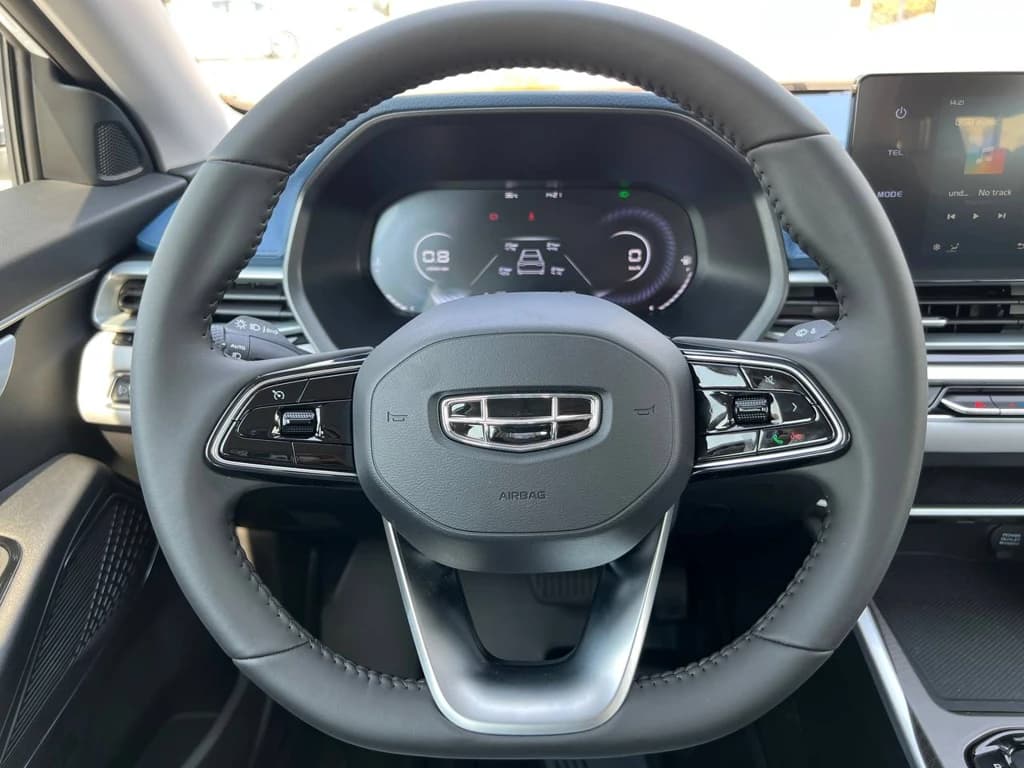 Geely Emgrand 2024 White steering wheel