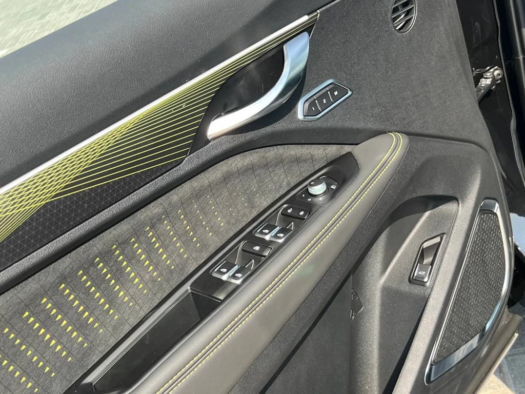 Geely Tugella 2024 Black door panel