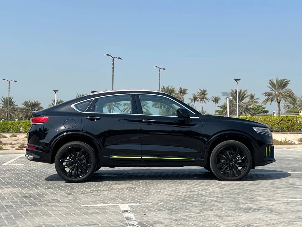 Geely Tugella 2024 Black side right