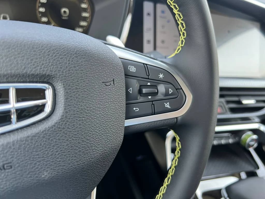 Geely Tugella 2024 Black steering wheel