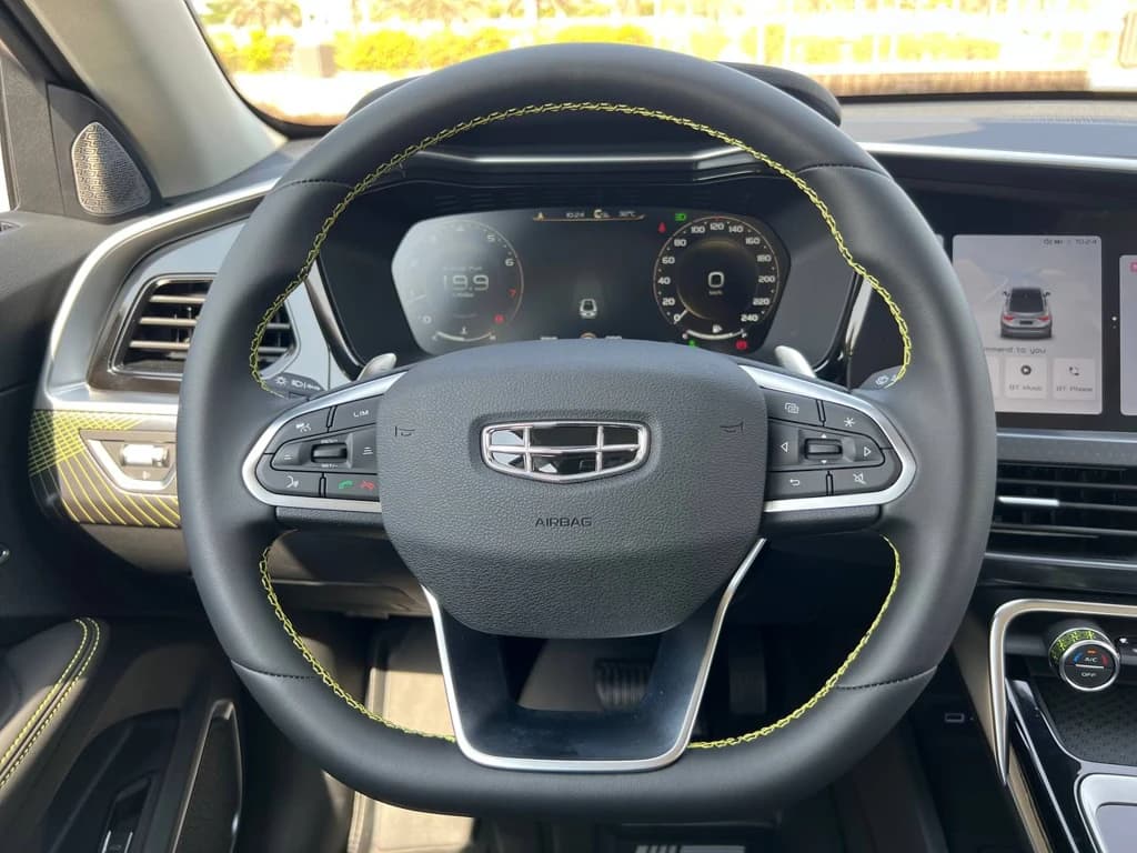 Geely Tugella 2024 Black steering wheel