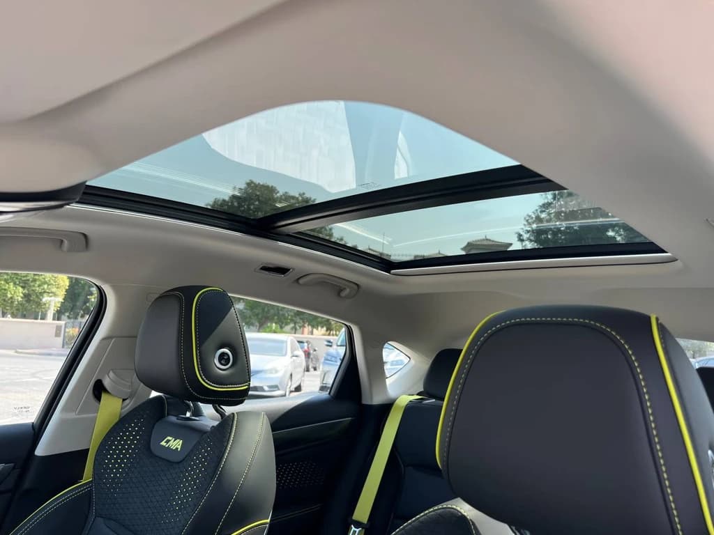 Geely Tugella 2024 Black sunroof