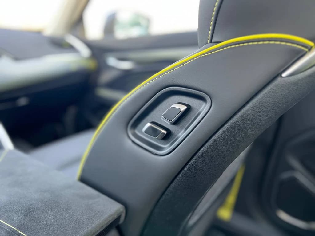 Geely Tugella 2024 Gray front seats