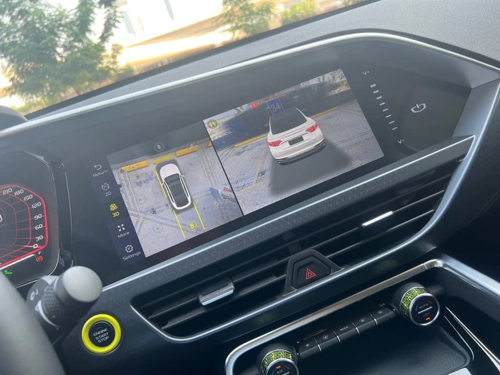 Geely Tugella 2024 Gray infotainment screen