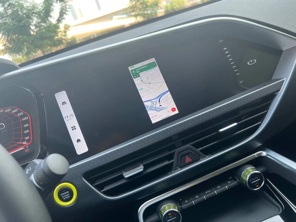 Geely Tugella 2024 Gray infotainment screen