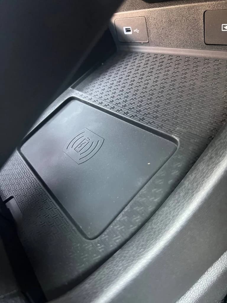 Geely Tugella 2024 Gray interior front