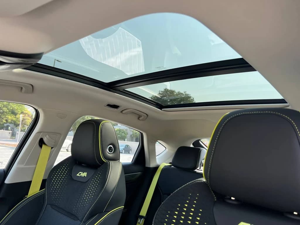 Geely Tugella 2024 Gray sunroof