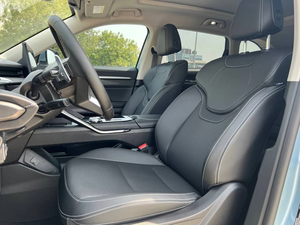 Haval H6 2024 Light Blue front seats