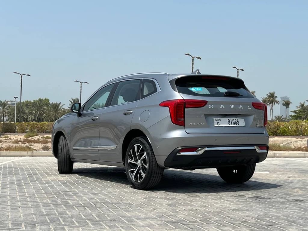 Haval Jolion 2024 Gray rear side