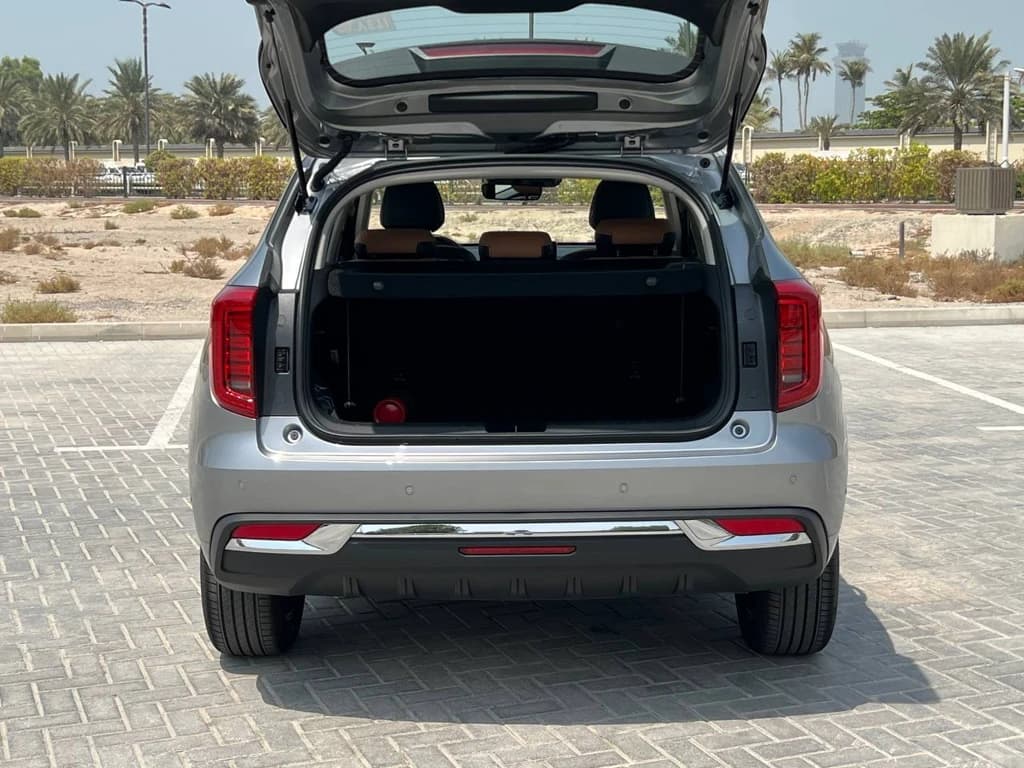 Haval Jolion 2024 Gray trunk open