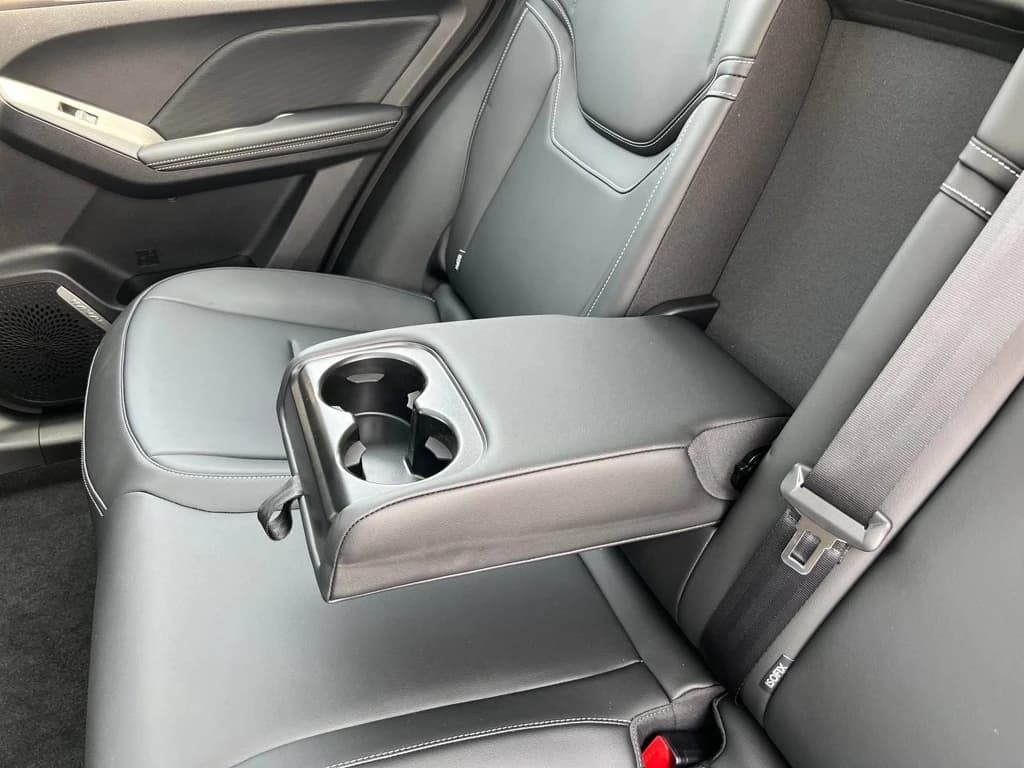 Haval Jolion 2024 Green rear seats