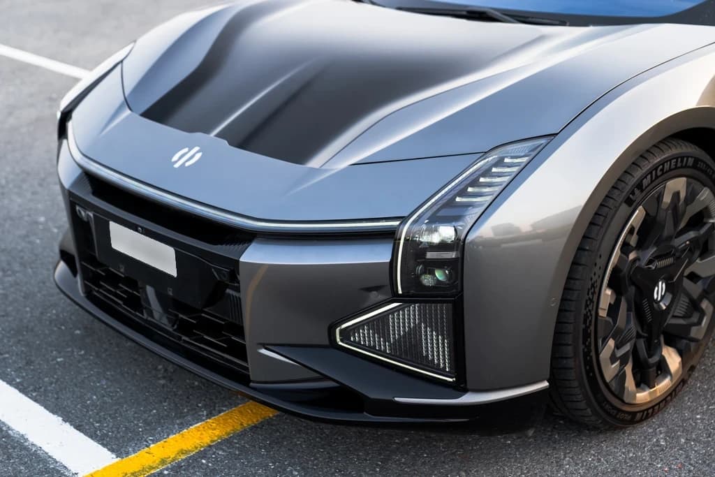 HiPhi Z 2023 Gray headlight