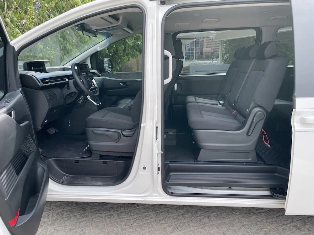 Hyundai Staria 2022 White sliding door