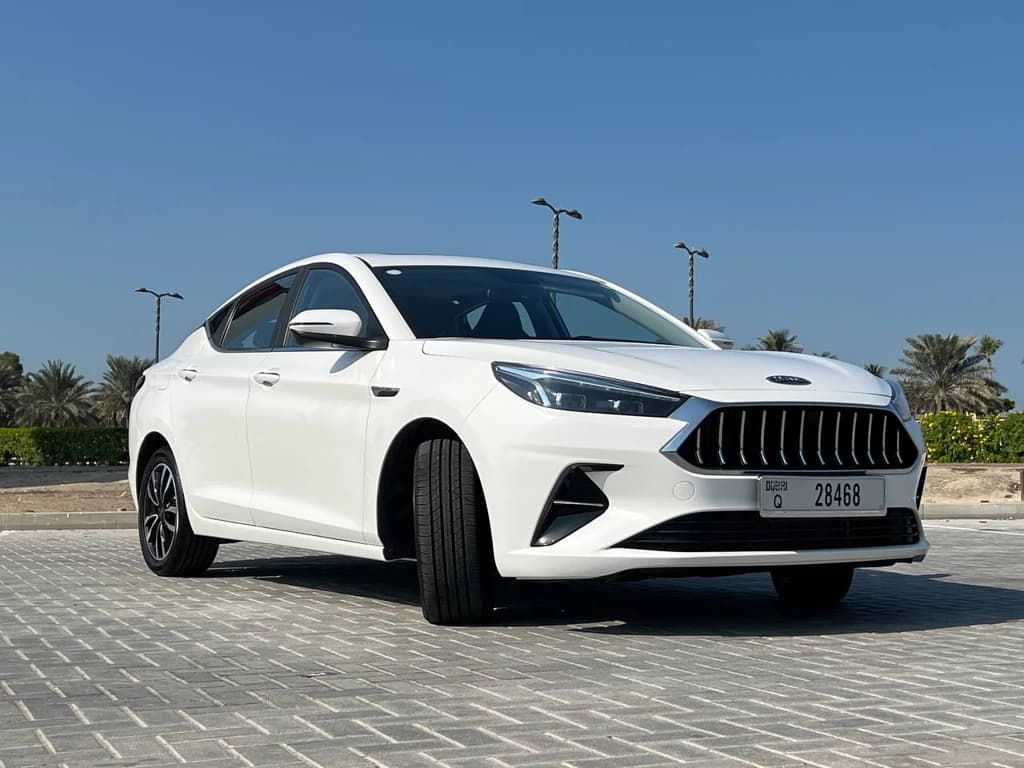 JAC J7 2023 White front side