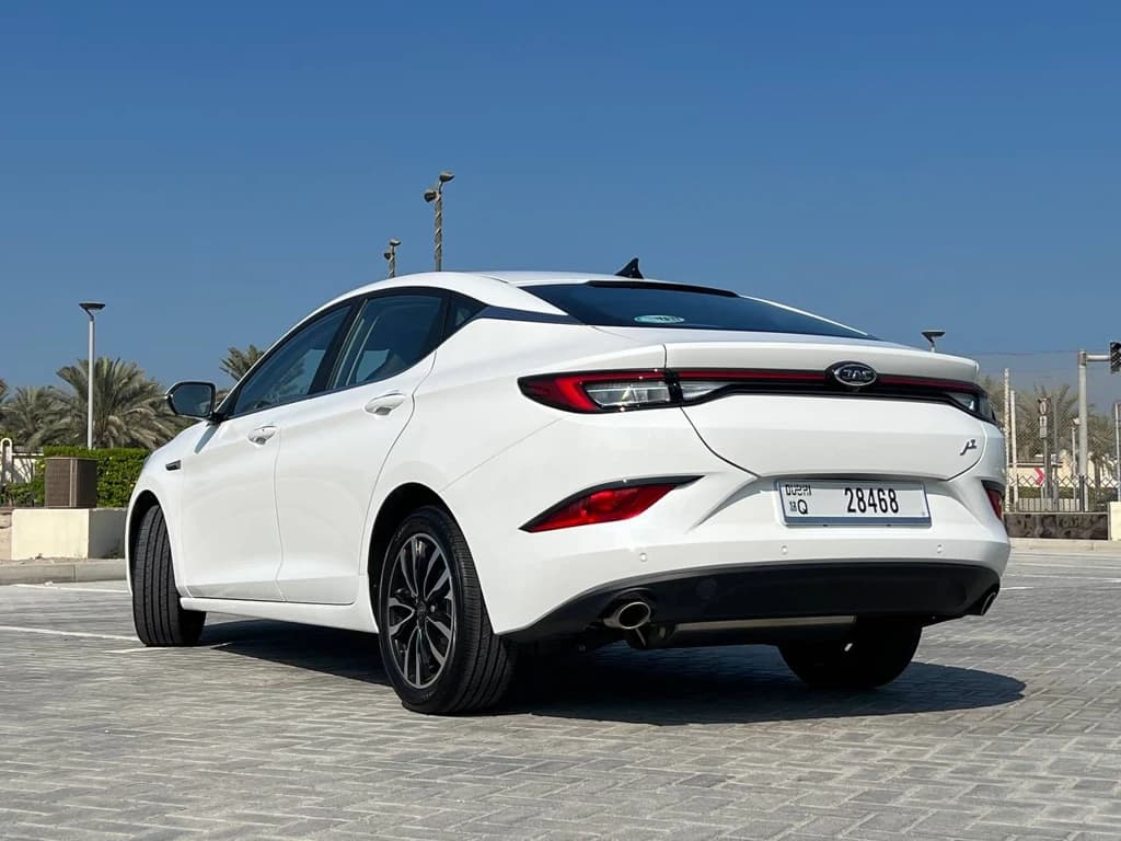 JAC J7 2023 White rear side
