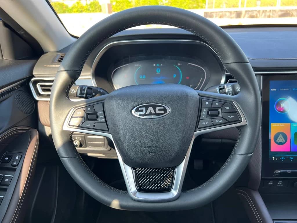 JAC J7 2023 White steering wheel