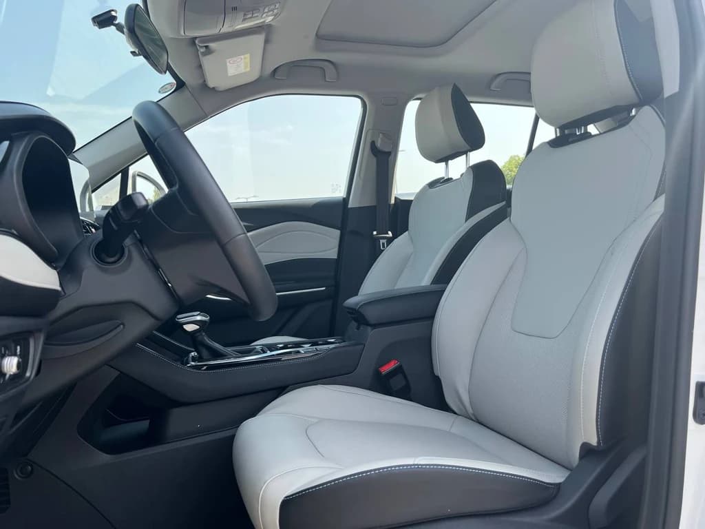 JAC JS4 2023 Light Blue front seats