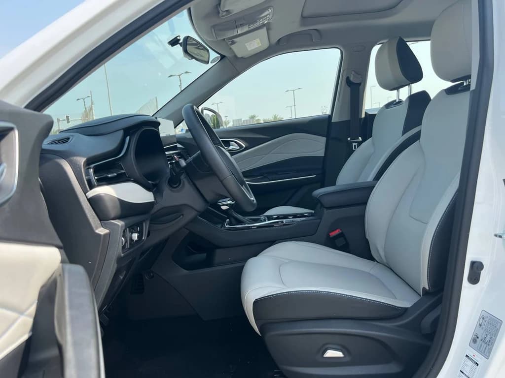 JAC JS4 2023 Light Blue interior front