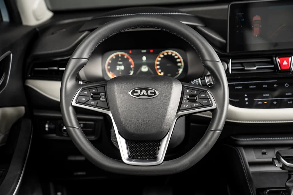 JAC JS4 2023 Light Blue steering wheel