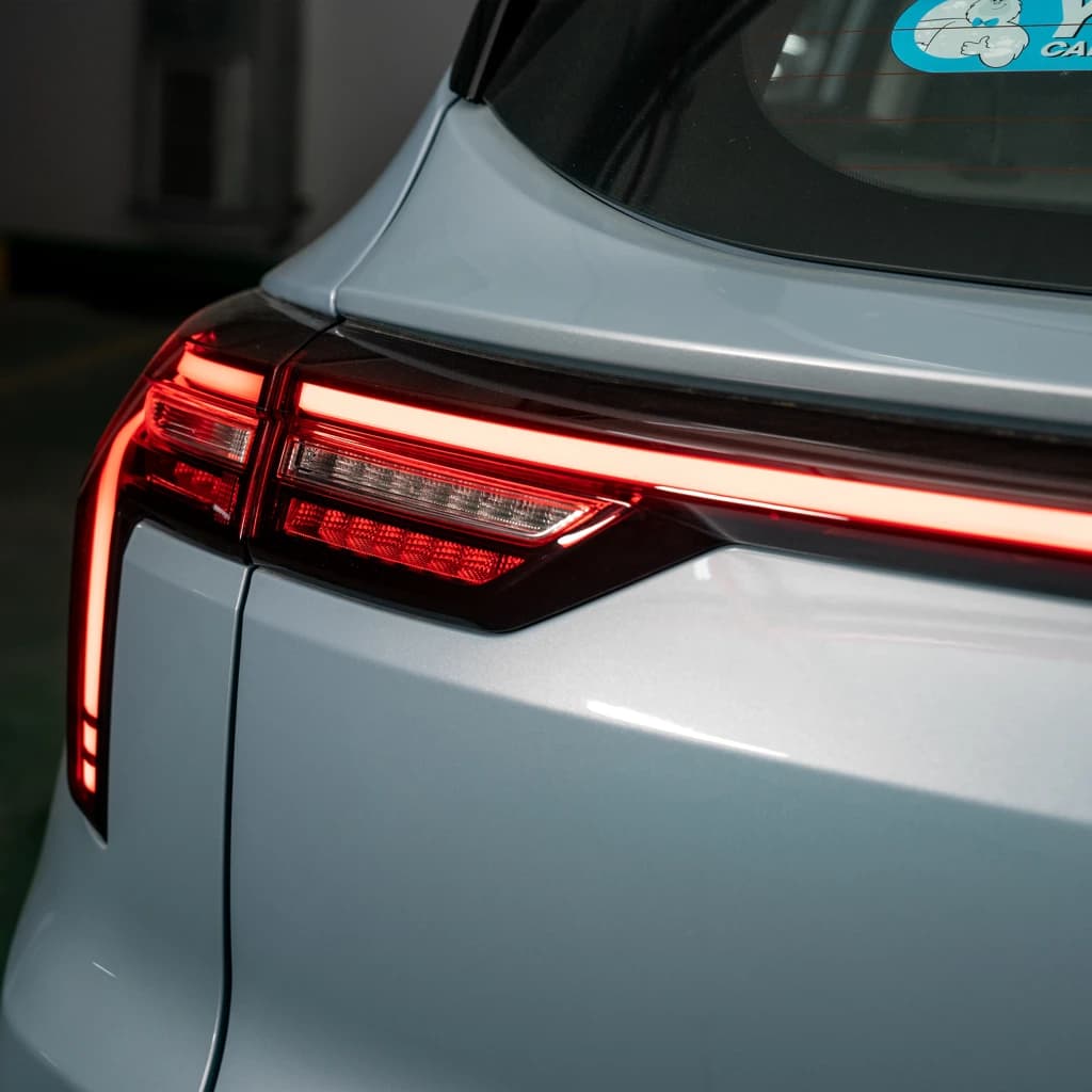 JAC JS4 2023 Light Blue taillight